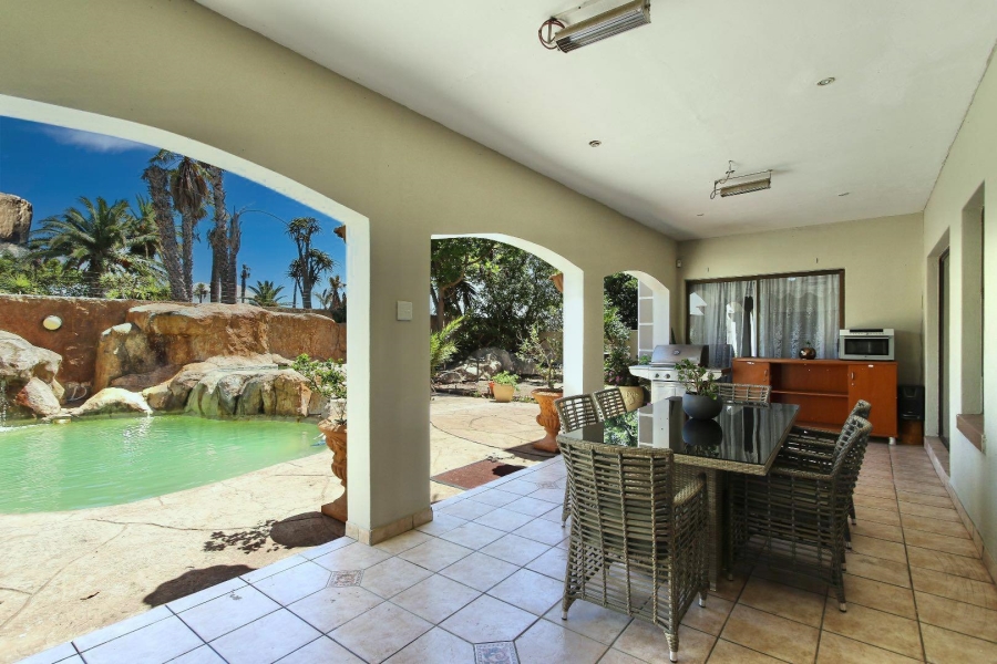 6 Bedroom Property for Sale in Sunset Beach Western Cape